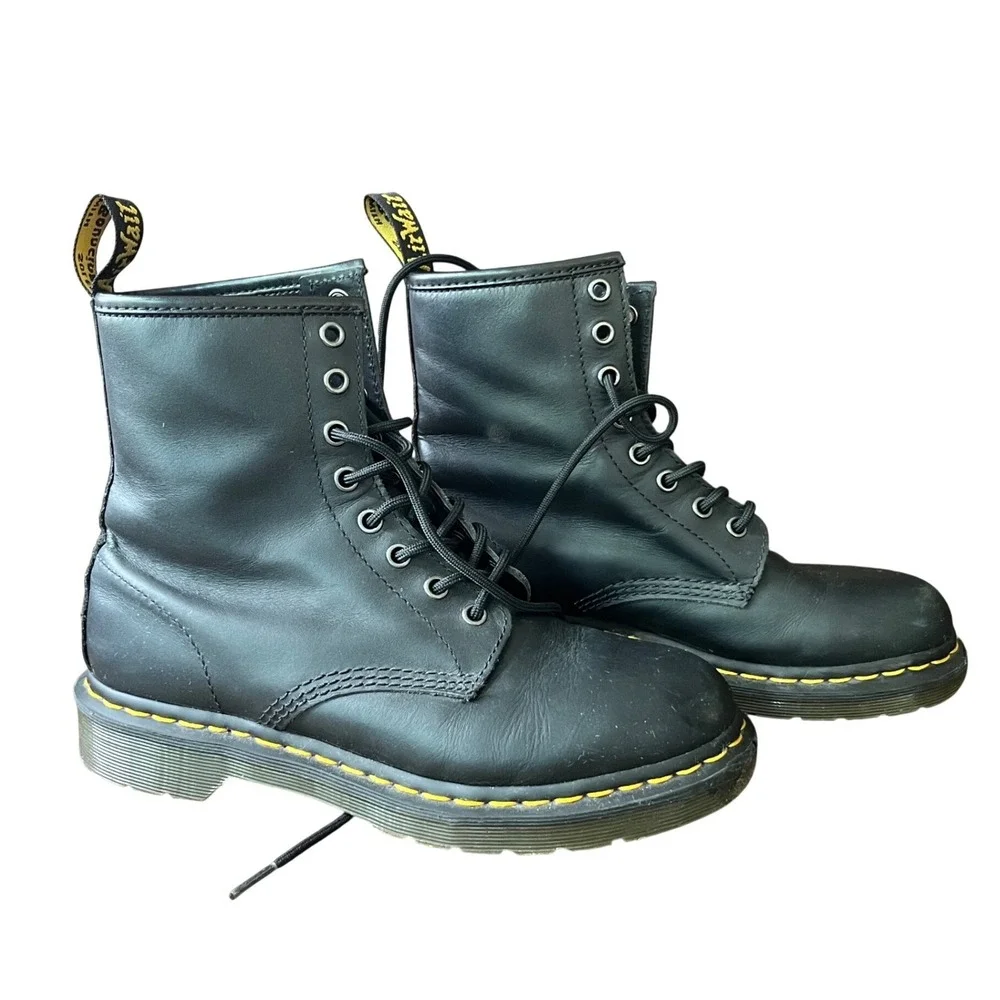 DOC DR MARTENS 1460W Black Smooth Leather Lace-Up Boots ‼️DAMAGED TOES‼️ sz 8-US